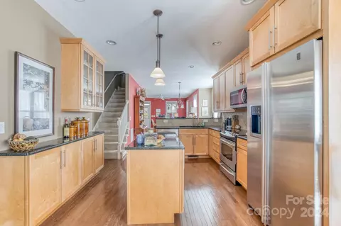 71 Bungalow Ln, Flat Rock, NC 28731 photo 10