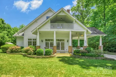 236 Barber Rd, Zirconia, NC 28790