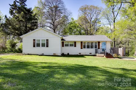 4215 Wanamassa Dr, Charlotte, NC 28269