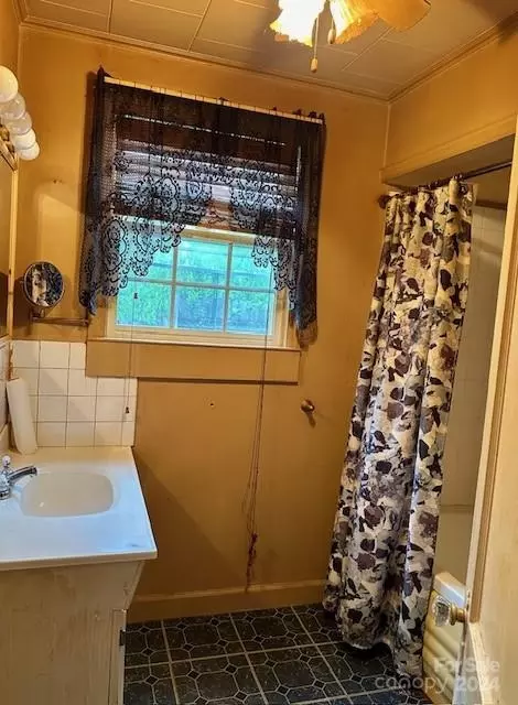 204 Evans St, Morganton, NC 28655 photo 7