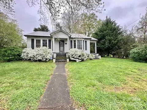 204 Evans St, Morganton, NC 28655