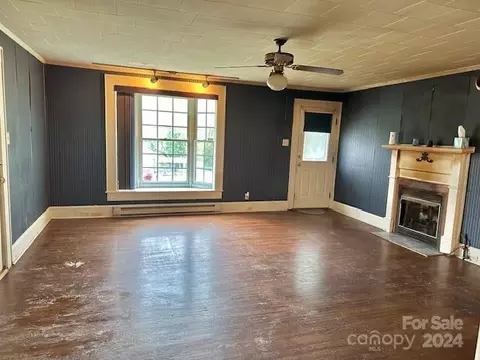 204 Evans St, Morganton, NC 28655 photo 3