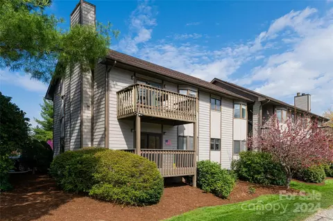 201 Racquet Club 27 Rd #27, Asheville, NC 28803