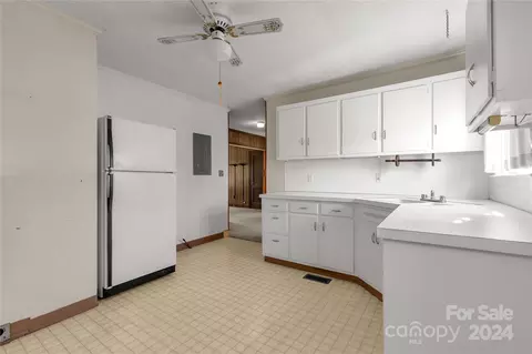 Exterior - 247 Orange Ave, Lancaster, SC 29720 photo 5 of 13