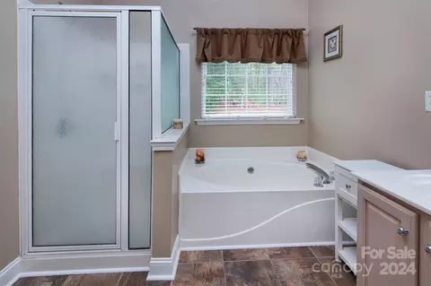 Bath - 7165 Sedgebrook W Dr W, Stanley, NC 28164 photo 2 of 3