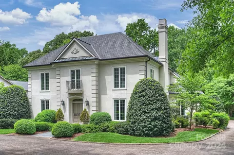 1836 Pinewood Cir, Charlotte, NC 28211