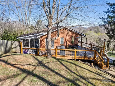Exterior - 54 Danielwood Ct, Clyde, NC 28721 photo 6 of 12