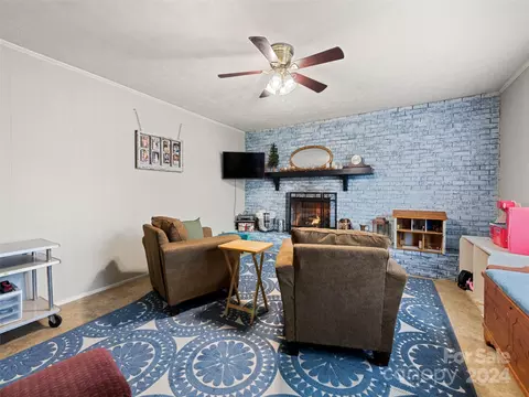 Dining - 54 Danielwood Ct, Clyde, NC 28721 photo 4 of 4