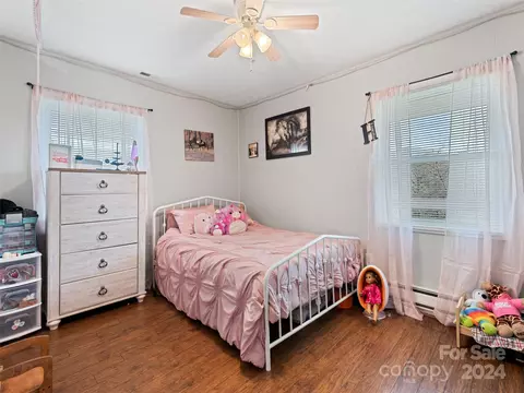 Bedroom - 54 Danielwood Ct, Clyde, NC 28721 photo 3 of 7