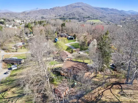 View/Area - 54 Danielwood Ct, Clyde, NC 28721 photo 2 of 3