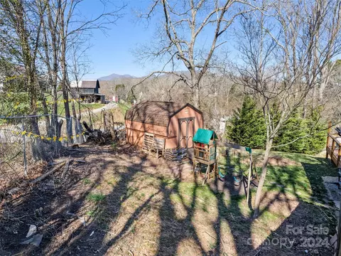 View/Area - 54 Danielwood Ct, Clyde, NC 28721 photo 3 of 3