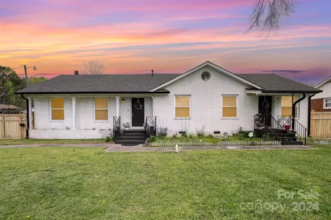 9211 Trinity Rd, Charlotte, NC 28216