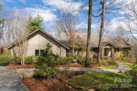 348 Kenmure Dr, Flat Rock, NC 28731