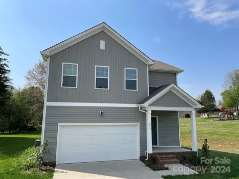 225 Lippard Springs Cir, Statesville, NC 28677