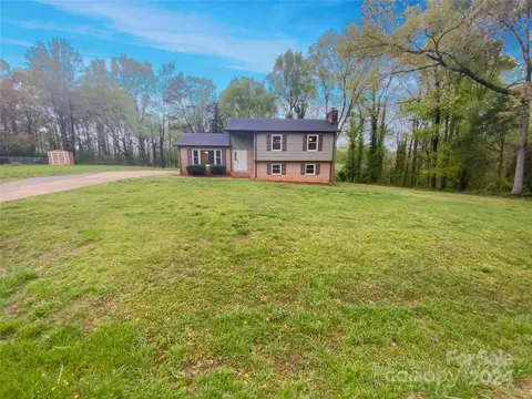 Exterior - 4508 Springview Dr, Monroe, NC 28112 photo 3 of 5