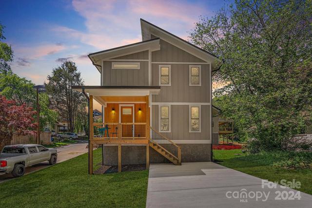 31 Michigan Ave, Asheville, NC 28806