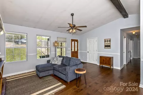 Living - 24 Star Rd, Marshall, NC 28753 photo 3 of 4