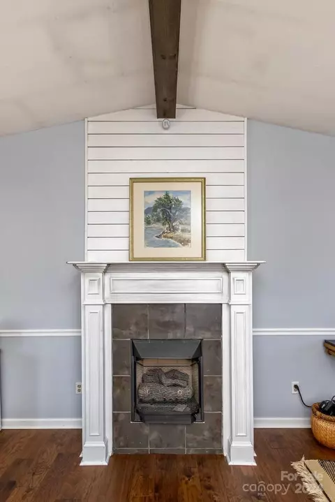 Living - 24 Star Rd, Marshall, NC 28753 photo 2 of 4