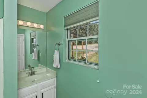 Bath - 24 Star Rd, Marshall, NC 28753 photo 3 of 6