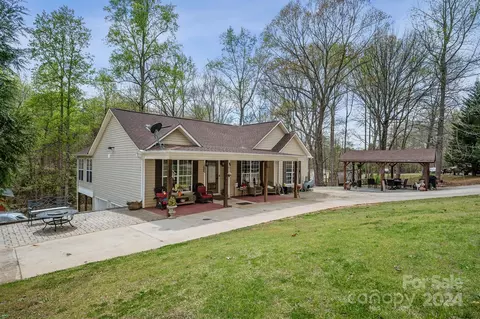 207 Olde Coach Ln, Crouse, NC 28033