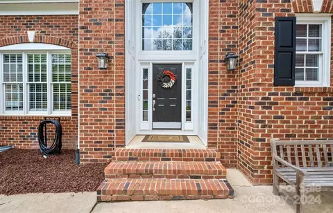 Exterior - 17022 Winged Thistle Ct, Davidson, NC 28036 photo 2 of 12