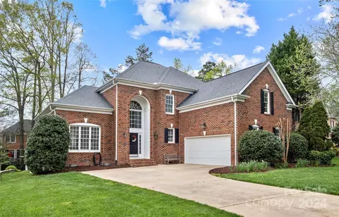 17022 Winged Thistle Ct, Davidson, NC 28036