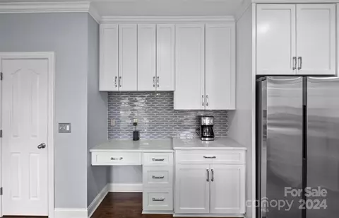 Kitchen - 17022 Winged Thistle Ct, Davidson, NC 28036 photo 6 of 8