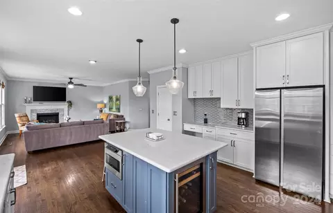 Kitchen - 17022 Winged Thistle Ct, Davidson, NC 28036 photo 8 of 8