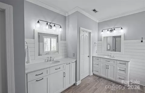 Bath - 17022 Winged Thistle Ct, Davidson, NC 28036 photo 3 of 5