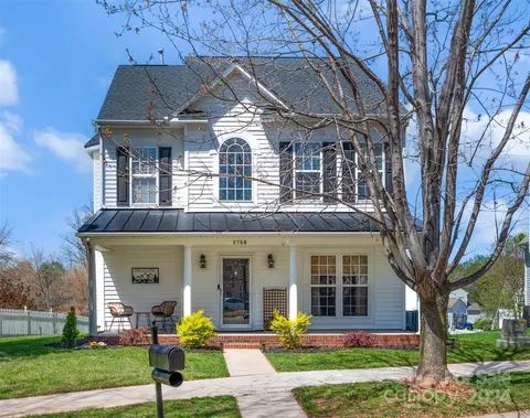 8709 Water Iris Ct, Huntersville, NC 28078