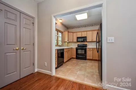 Kitchen - 166 Aurora Ln, Tryon, NC 28782 photo 4 of 4