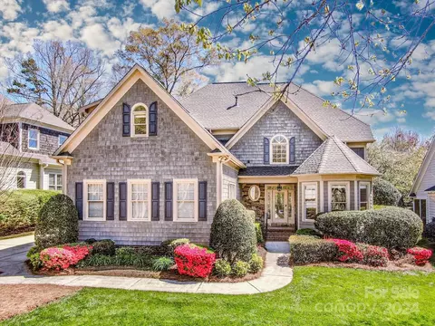 19670 Wooden Tee Dr, Davidson, NC 28036