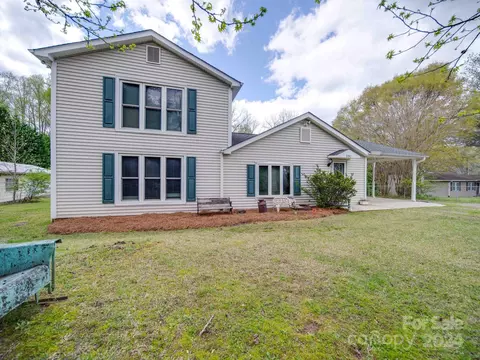 991 Riddle Mill Rd, Clover, SC 29710
