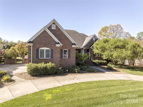 124 Hidden Pastures Dr, Cramerton, NC 28032
