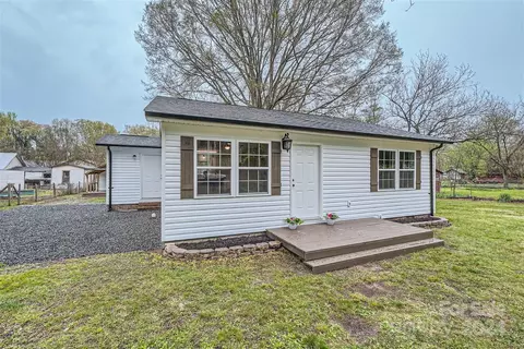 318 Honeycutt Dr, Concord, NC 28025