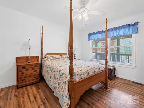 588 Panoramic Loop, Maggie Valley, NC 28751 photo 9