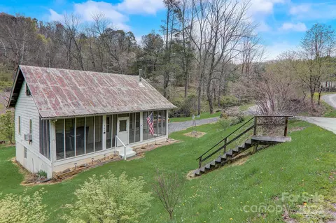 261 Russell Cove Rd, Waynesville, NC 28785