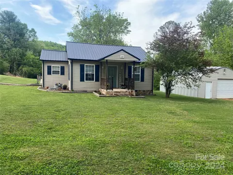 149 Victoria Ct, Lenoir, NC 28645