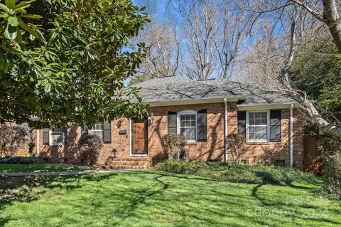1218 Erinshire Rd, Charlotte, NC 28211