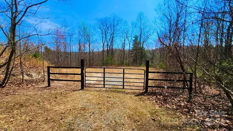 99999 Old Chestnut 6 7 Ln #6 & 7, Hendersonville, NC 28739