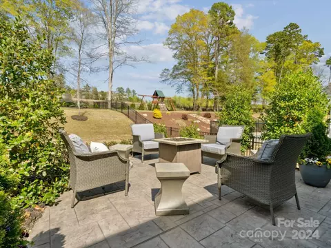 Exterior - 1184 Weir Ct, Fort Mill, SC 29708 photo 6 of 13