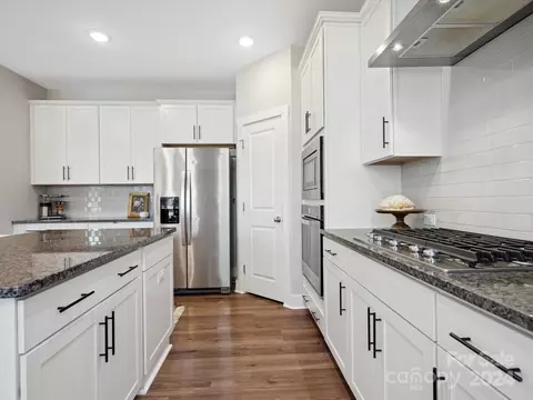 Kitchen - 1184 Weir Ct, Fort Mill, SC 29708 photo 3 of 5