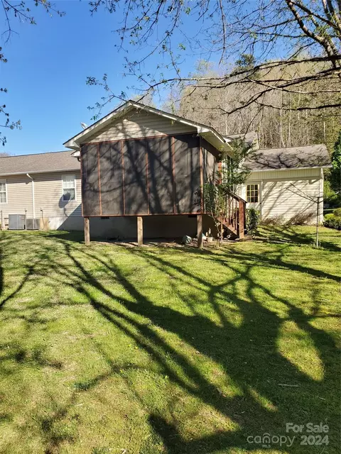 56 Pleasant View Dr, Marion, NC 28752 photo 4