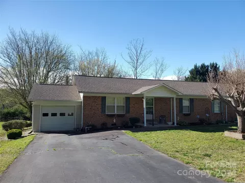 56 Pleasant View Dr, Marion, NC 28752 photo 1