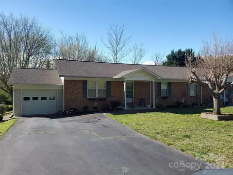 56 Pleasant View Dr, Marion, NC 28752 photo 2