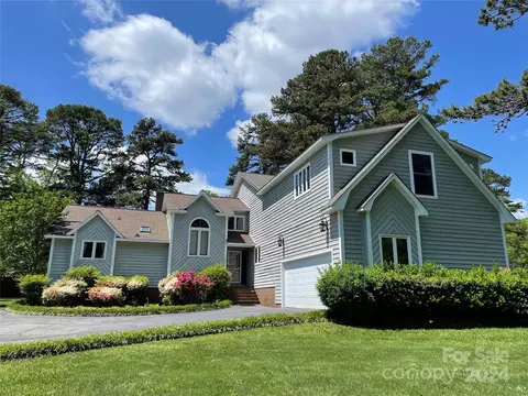 1993 Yacht Club Dr, Denver, NC 28037