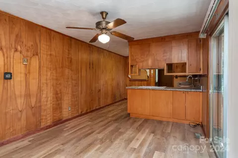 Kitchen - 3143 Sharon St, Hickory, NC 28601 photo 2 of 4