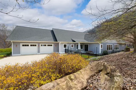 59 Rice Dr, Waynesville, NC 28785