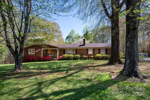 8031 Long Island Rd, Catawba, NC 28609