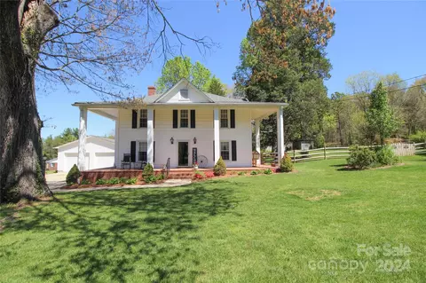 610 Alexander Ave, Morganton, NC 28655
